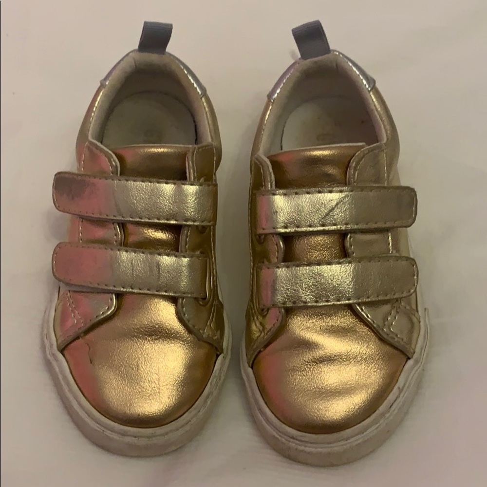 Toddler metallic sneakers